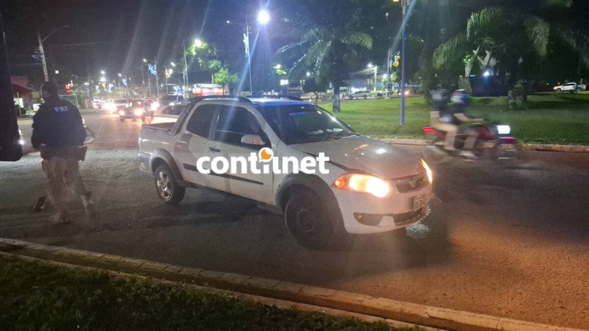 Apesar da cena impressionante e dos danos causados aos veículos, nenhum dos ocupantes ficou ferido