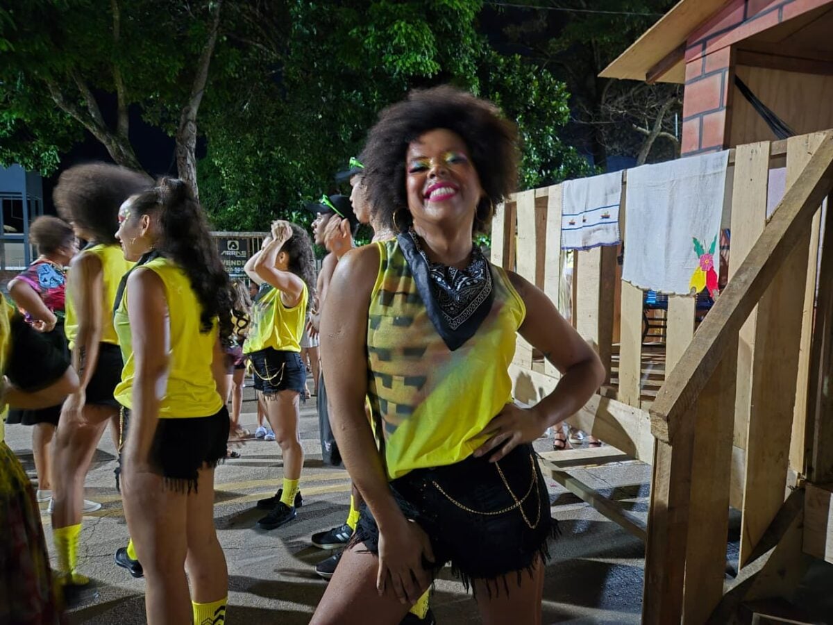 o 6 é D+ aposta em uma apresentação marcada por símbolos de educação, cultura, esporte e arte urbana.