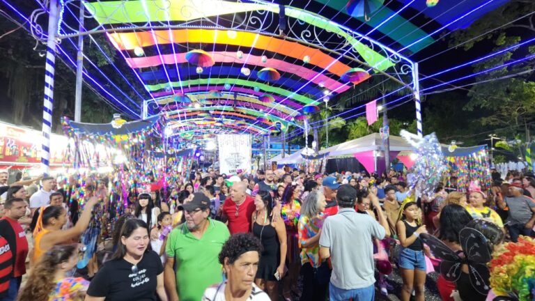 Se você não conseguiu ir à Praça da Revolução neste fim de semana, não se preocupe: a folia do Carnaval 2026 em Rio Branco tem sido intensa.