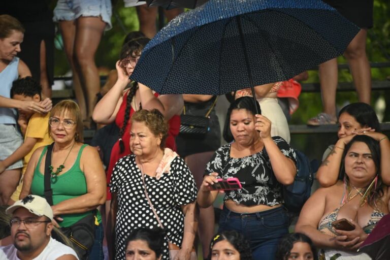 Chuva encerra concurso carnavalesco e apresentações de blocos são adiadas em Rio Branco