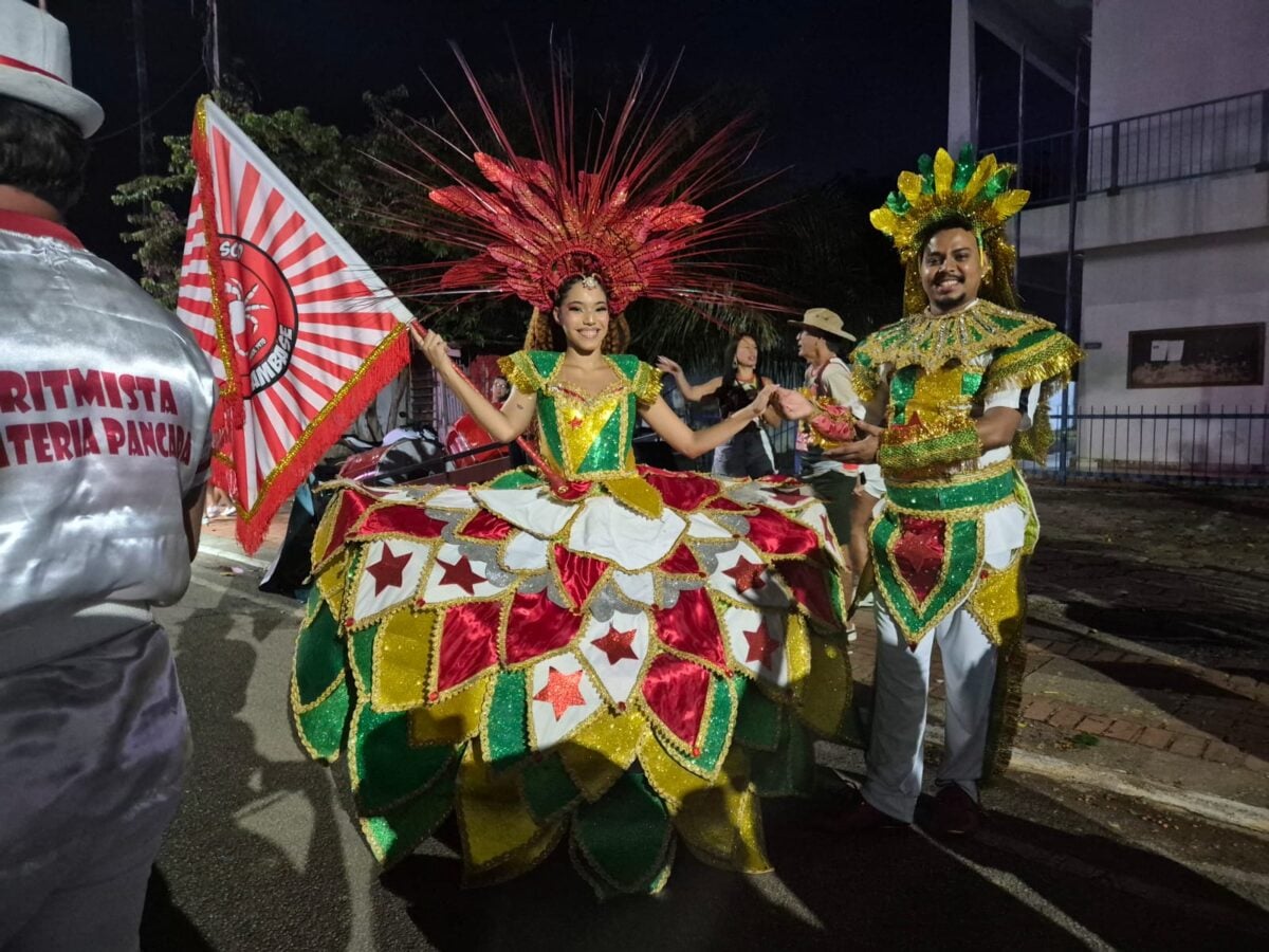 Porta-bandeira e mestre-sala | Foto: ContilNet/Orna