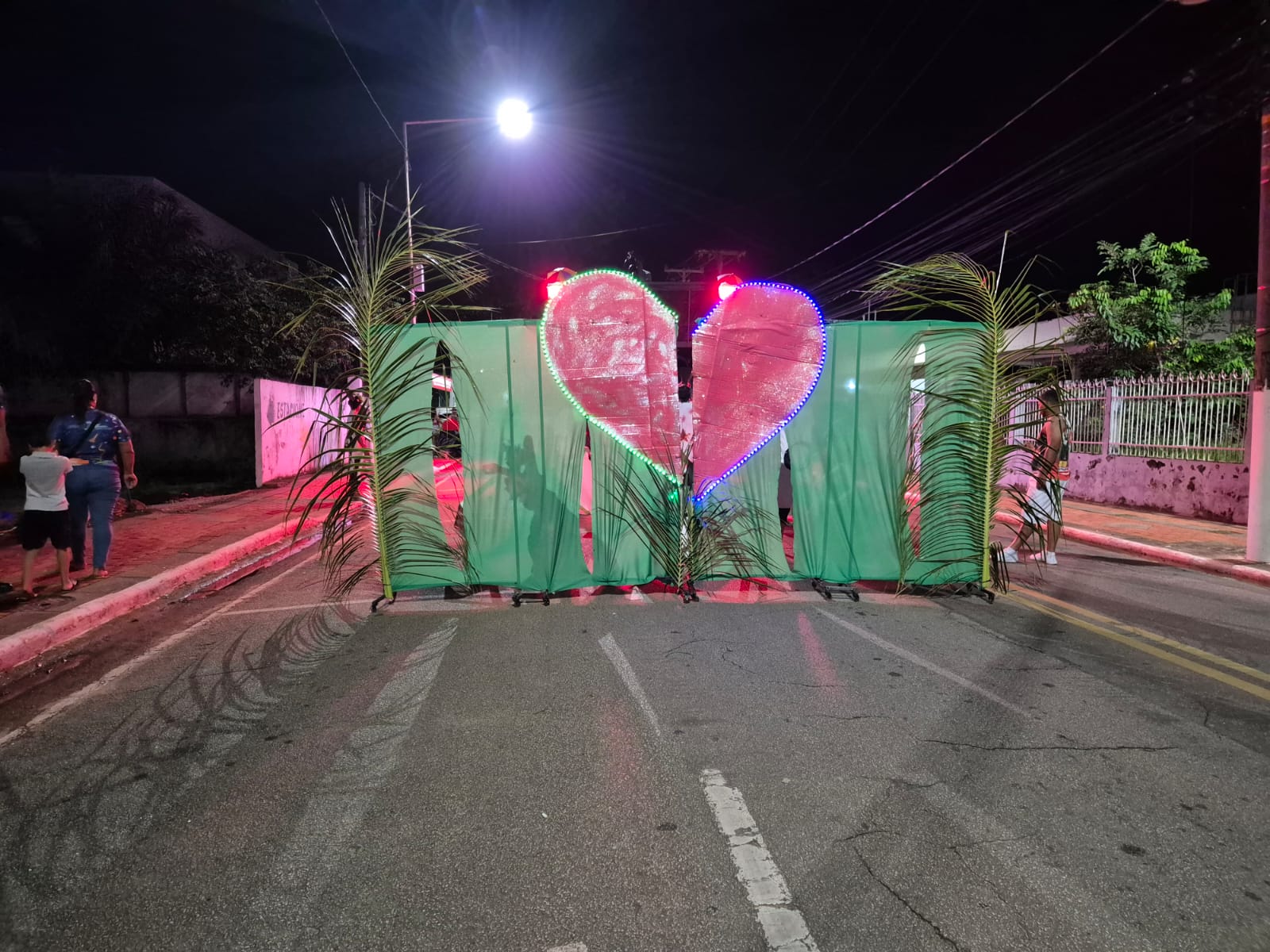 Com cerca de 250 brincantes e 50 ritmistas, o Sambase mostrou que planejamento também é parte do espetáculo.