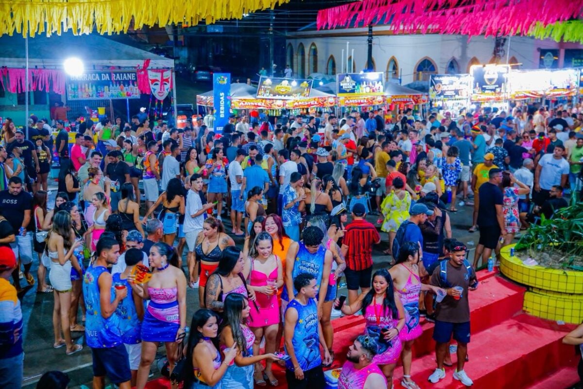 Carnaval Magid Almeida 2026 tem abertura marcada por grande participação popular em Cruzeiro do Sul