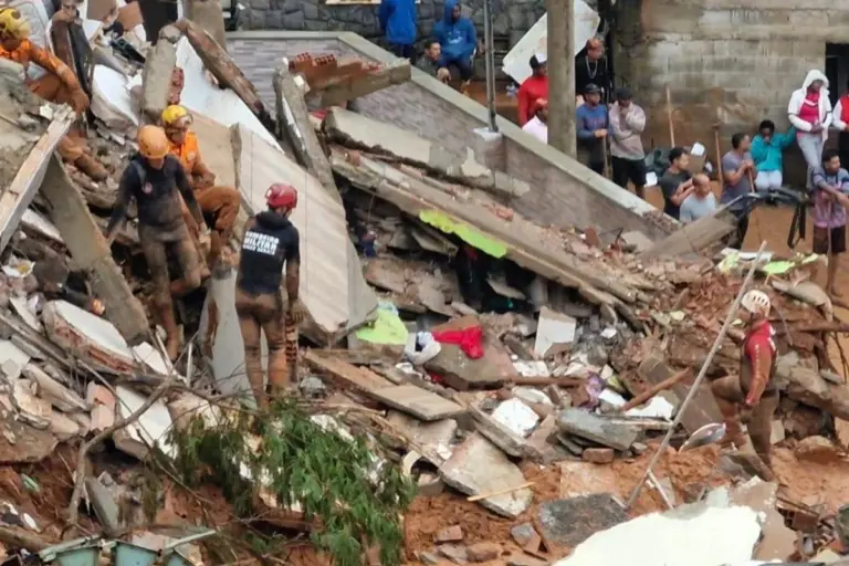Minas tem sexta-feira de mais chuva; mortos em tragédia já são 68