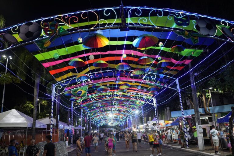 A CriArt executou toda decoração da Praça, além da implementação de containers climatizados como banheiros, camarins e centrais de imprensa