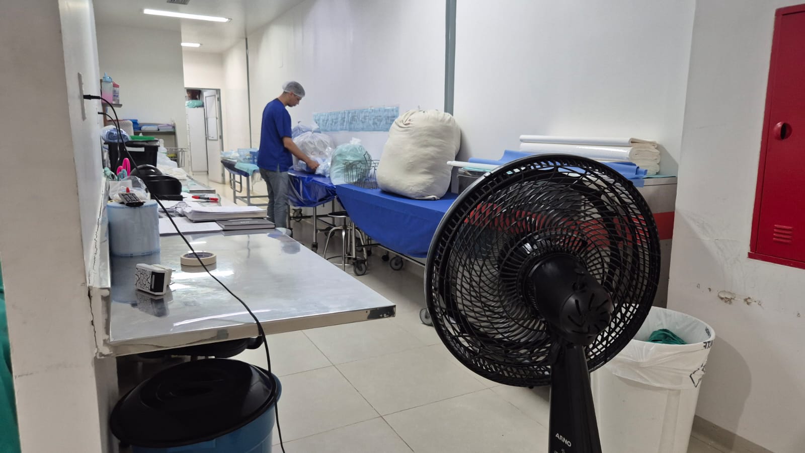 Condições desumanas levam deputado, MP e TCE a vistoriar Central de Material da Maternidade