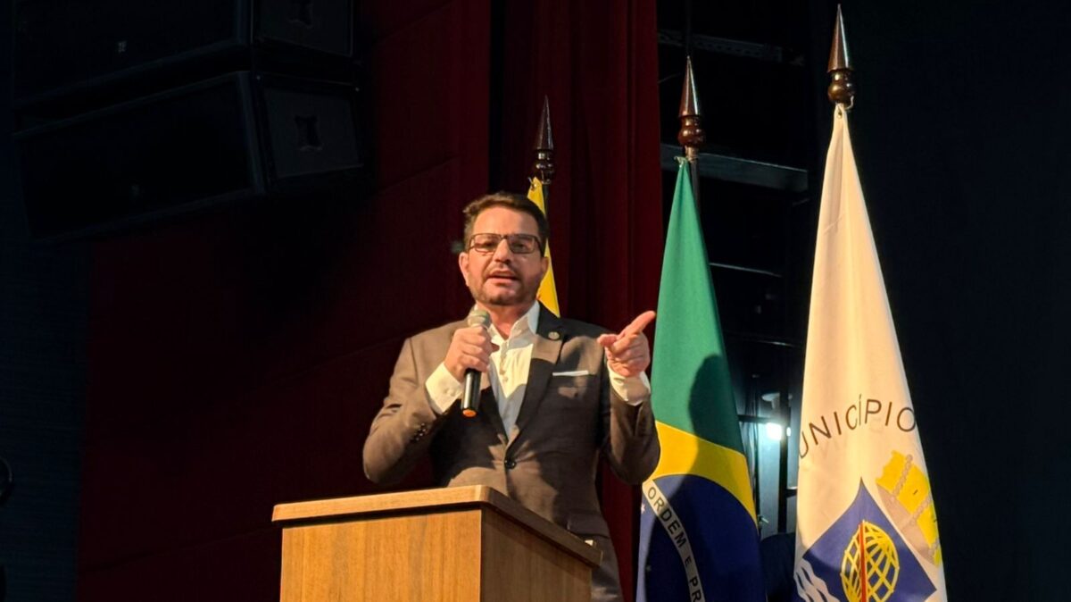 Gladson Camelí fala em ‘assassinato de reputação’ e manda recado para adversários Gladson Camelí fala em ‘assassinato de reputação’ e manda recado para adversários