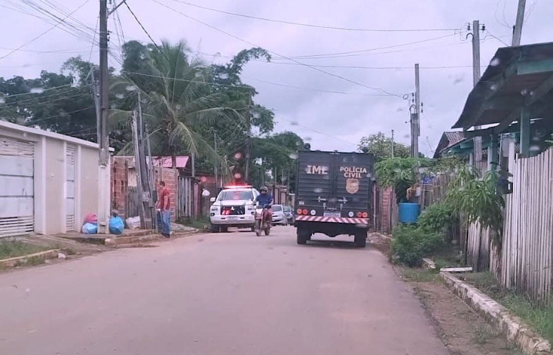 Homem é encontrado morto dentro de banheiro em residência