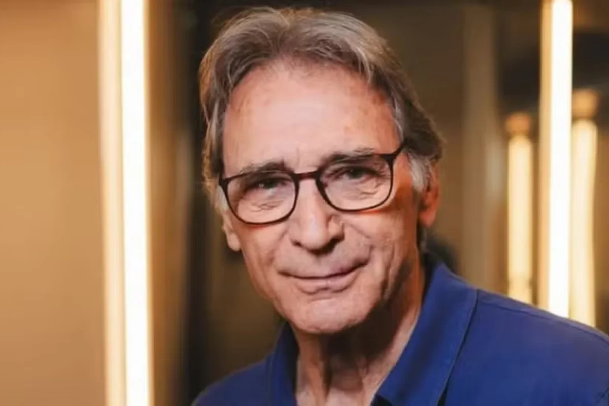 Aos 74 anos Herson Capri, artista interrompe trabalhos após infarto e recebe apoio de fãs nas redes sociais.