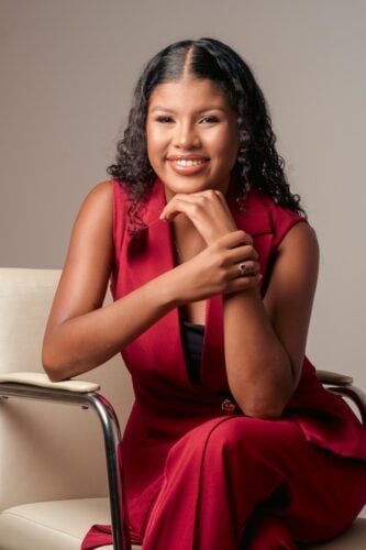 Fernanda Souza é é psicóloga, especialista em Neuropsicologia