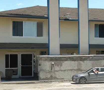 Esposa coloca carro de som para flagrar marido conservador com amante