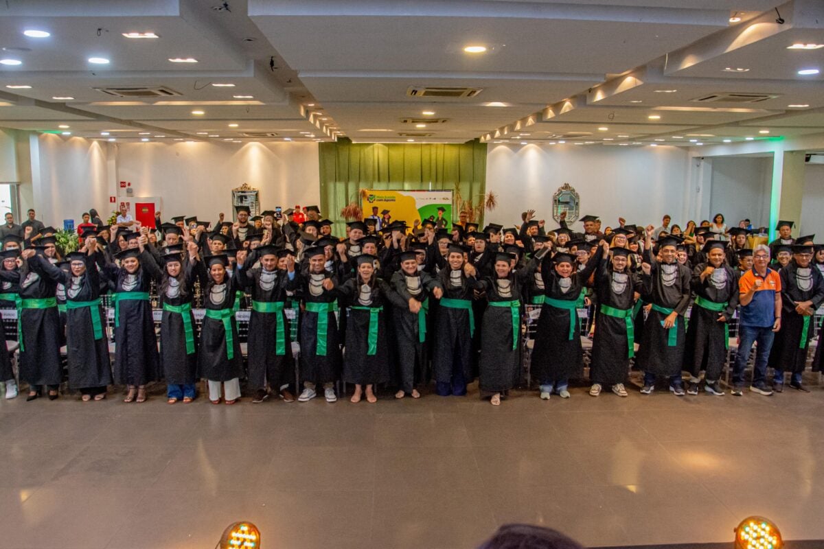 Diplomação estadual de 250 agentes comunitários de saúde e de endemias