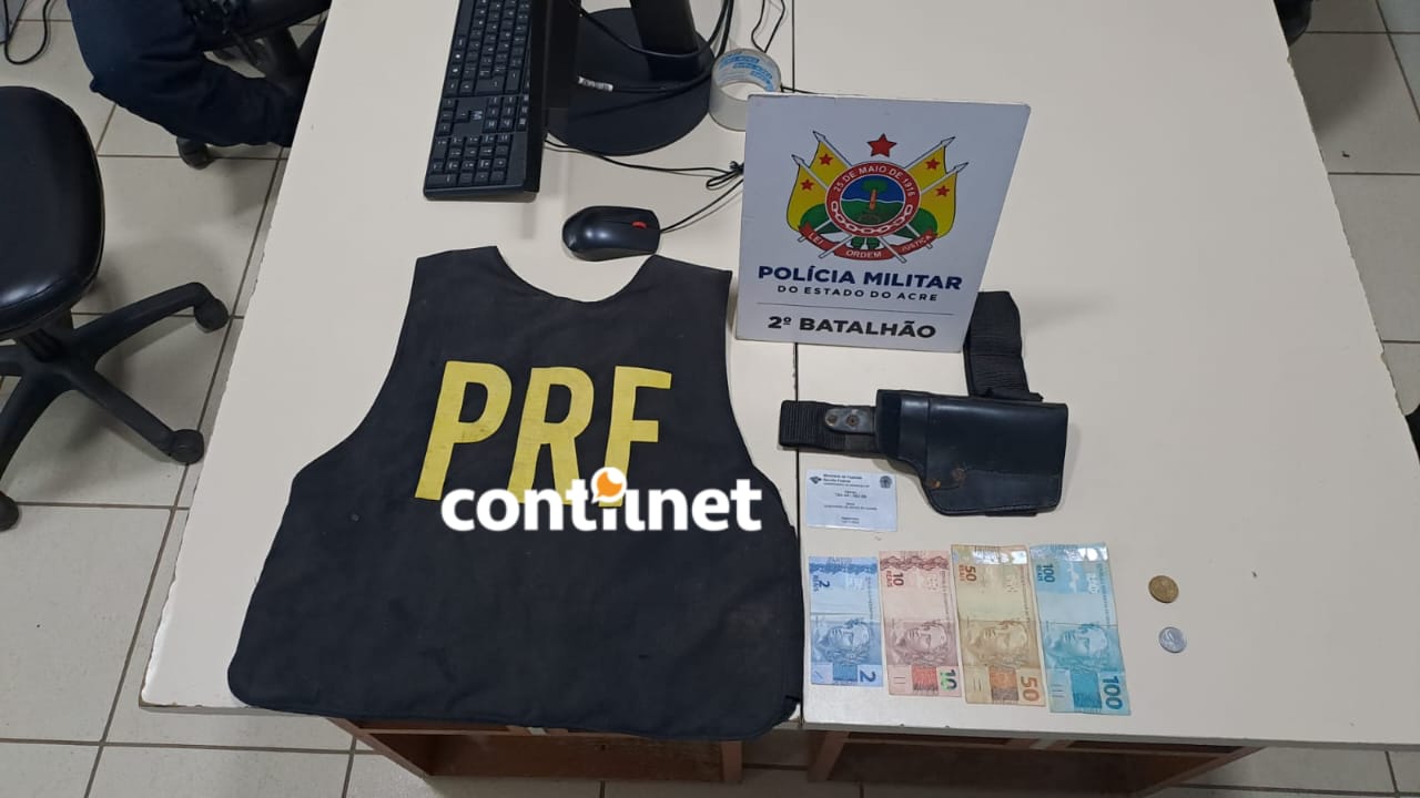 Nas buscas realizadas na região, os militares apreenderam uma capa de colete balístico com identificação da Polícia Rodoviária Federal (PRF)