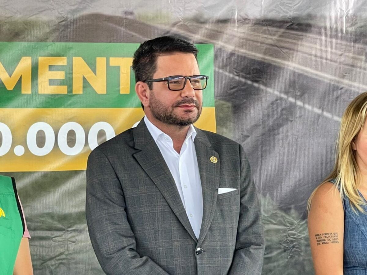 Gladson também afirmou que não está brigando com ninguém, mas declarou que se sentiu provocado pela atitude do prefeito