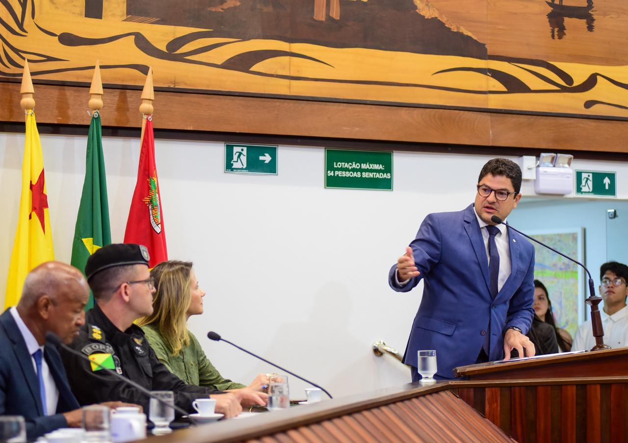Sessão solene foi requerida pelo deputado Eduardo Ribeiro, presidente da Casa na cerimônia
