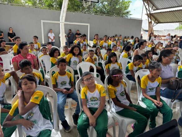 Segundo o secretário, 35 unidades deste modelo já iniciam as aulas nesta segunda-feira