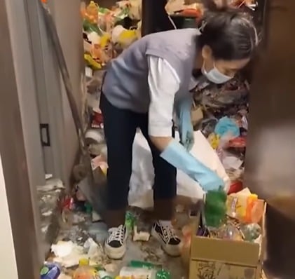 Vício em videogames faz jovem viver isolado por dois anos em quarto tomado por lixo