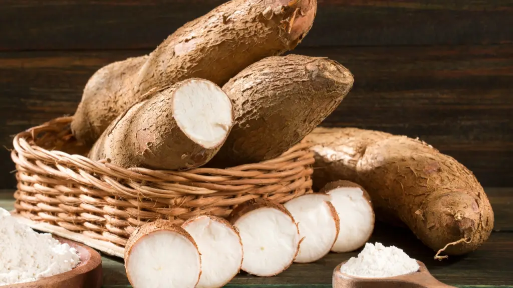 Homem é atendido em hospital após introduzir macaxeira no reto