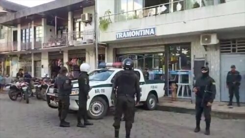 Homem morre após sofrer ferimento no pescoço dentro de estabelecimento comercial na fronteira Segundo relato de uma testemunha, o homem teria se ferido de forma repentina