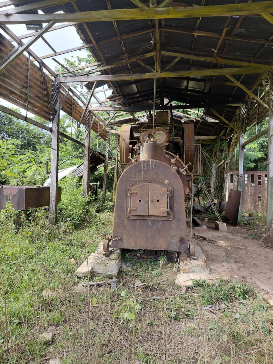 Relíquia industrial no alto rio Iaco preserva memória energética de Sena Madureira