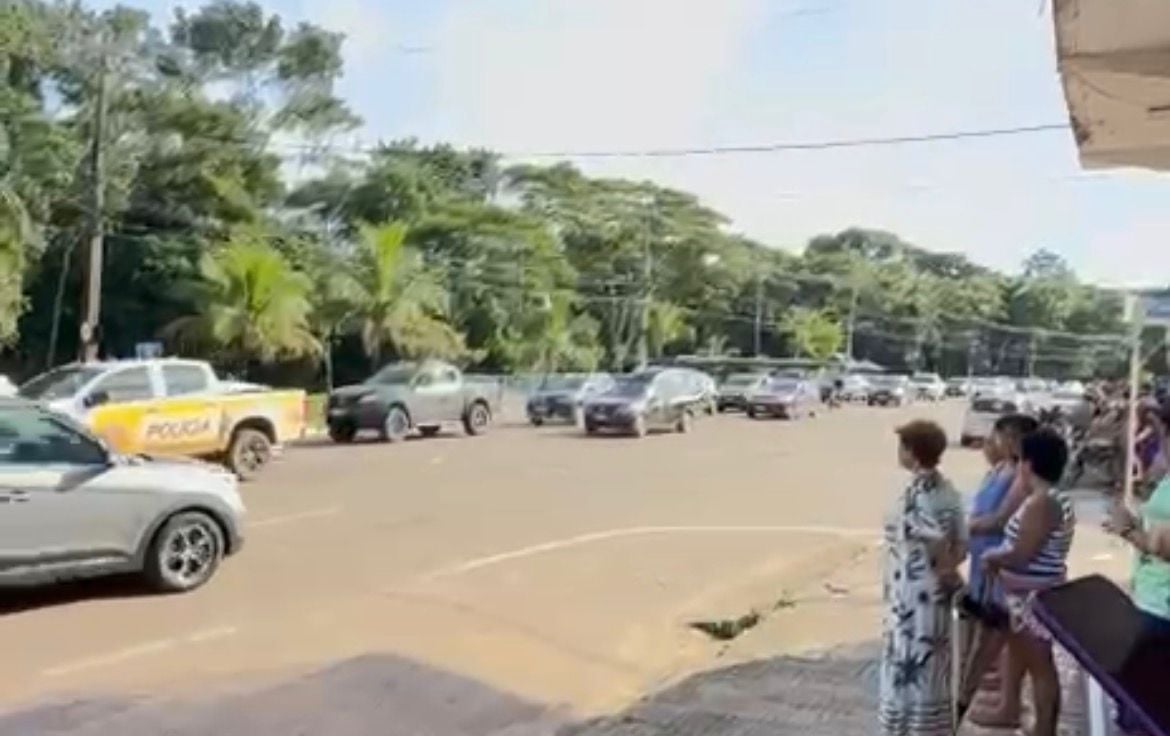 A despedida emocionou amigos, clientes e funcionários, que acompanharam o cortejo em clima de respeito e gratidão