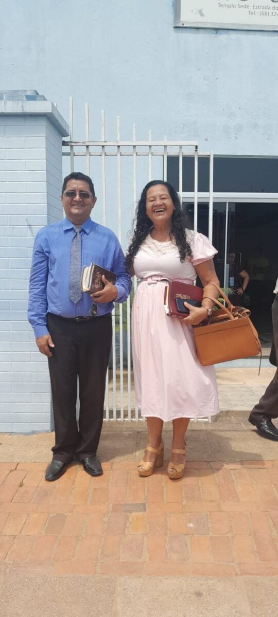 O líder religioso tentava atravessar a via quando foi atingido por uma motocicleta