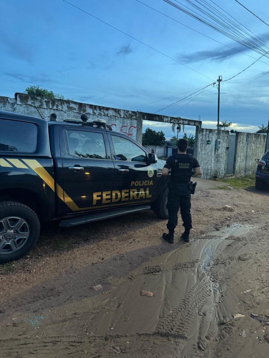 Em Rio Branco e Cruzeiro do Sul, foram cumpridos mandados de prisão preventiva e de busca e apreensão contra suspeitos de integrar a organização | Foto: PF