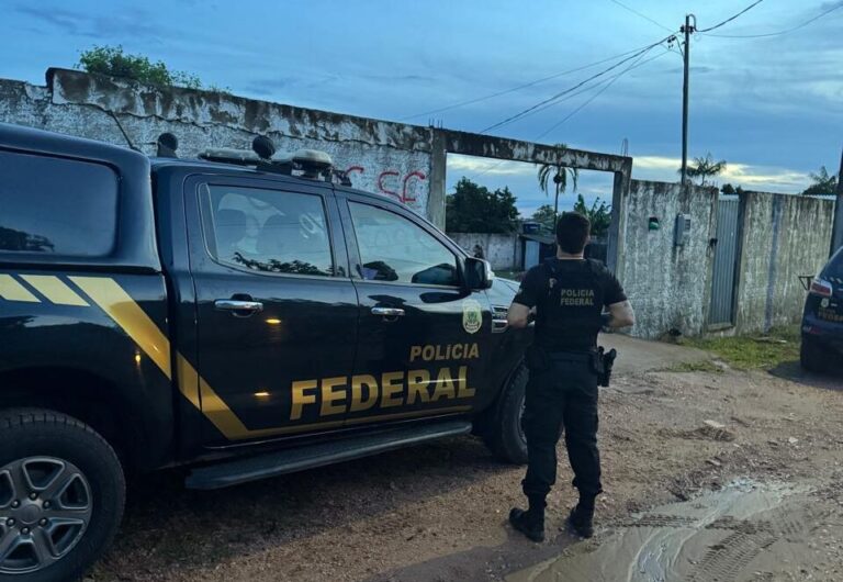 Em Rio Branco e Cruzeiro do Sul, foram cumpridos mandados de prisão preventiva e de busca e apreensão contra suspeitos de integrar a organização | Foto: PF