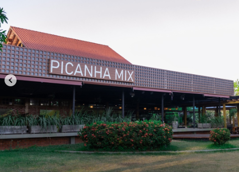 Restaurante encerrou a parceria com o Vasco-Acre após acusações de estupro contra atletas