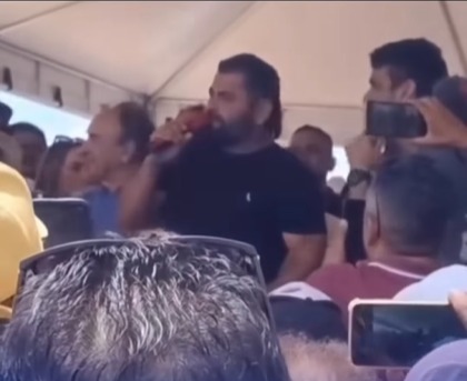 “Para ser melhor do que eu, tem que ter três mulheres”, declara prefeito em evento