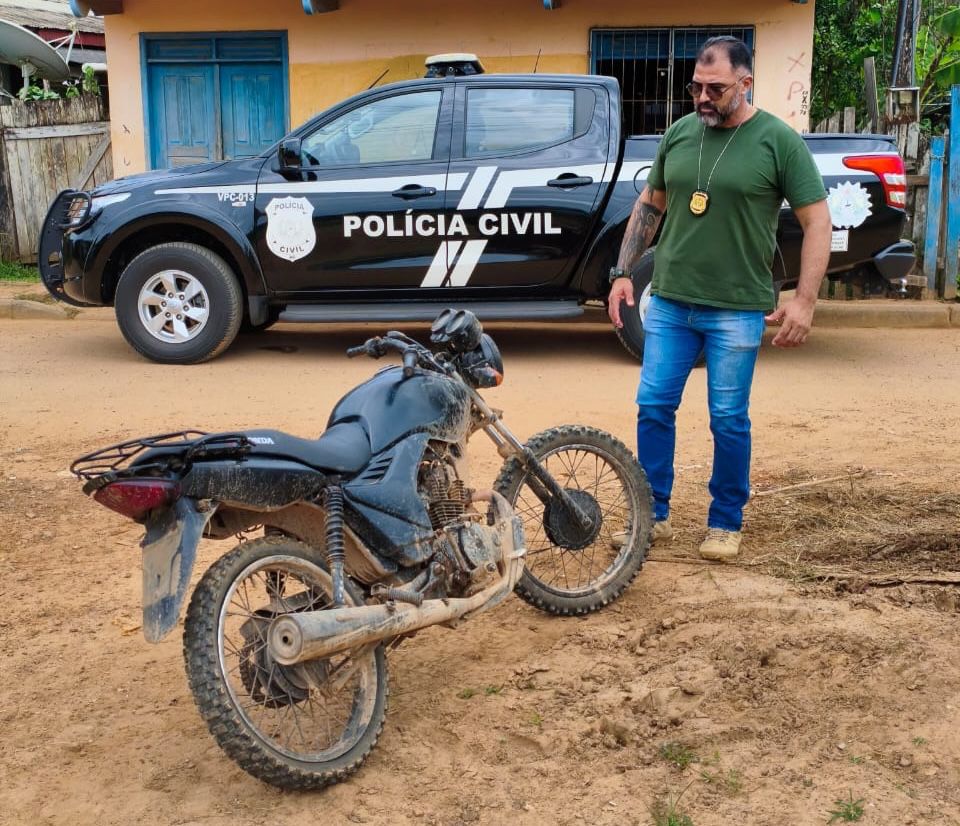 Motocicleta utilizada para transportar o autor até o local do crime