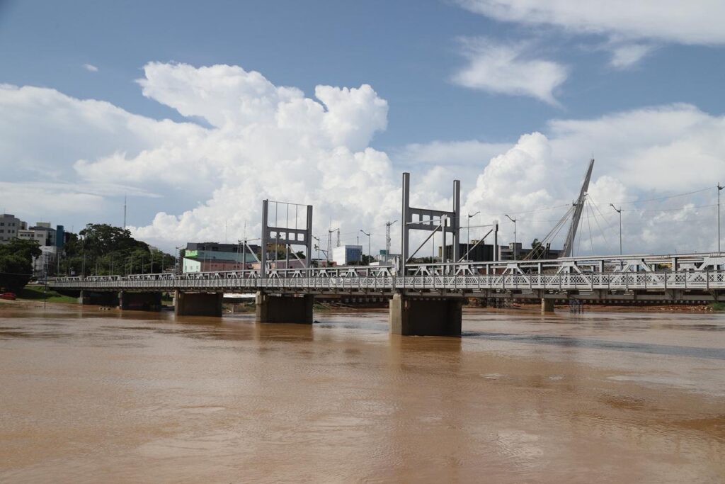 Imagens do Rio Acre e o nível das aguas.