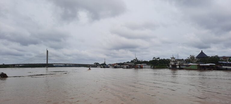 Rio Juruá volta a baixar e deve sair da cota de transbordo ainda nesta quinta em Cruzeiro