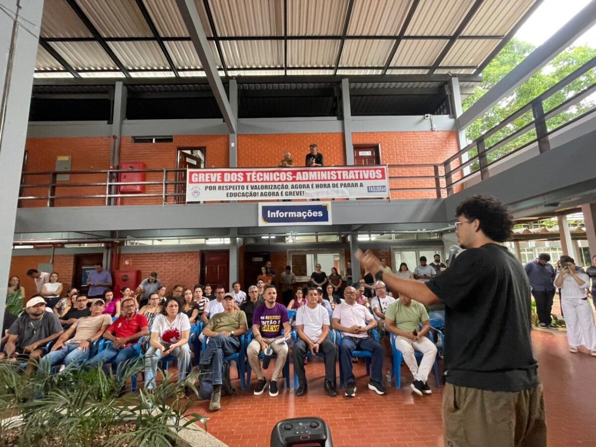 A mobilização é organizada pelos técnicos-administrativos, que já aprovaram greve por tempo indeterminado.