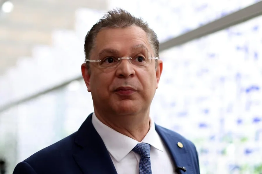 Após votar redução de penas do 8 de janeiro, PL articula projeto para limitar sigilos e alterar regras da LAI.