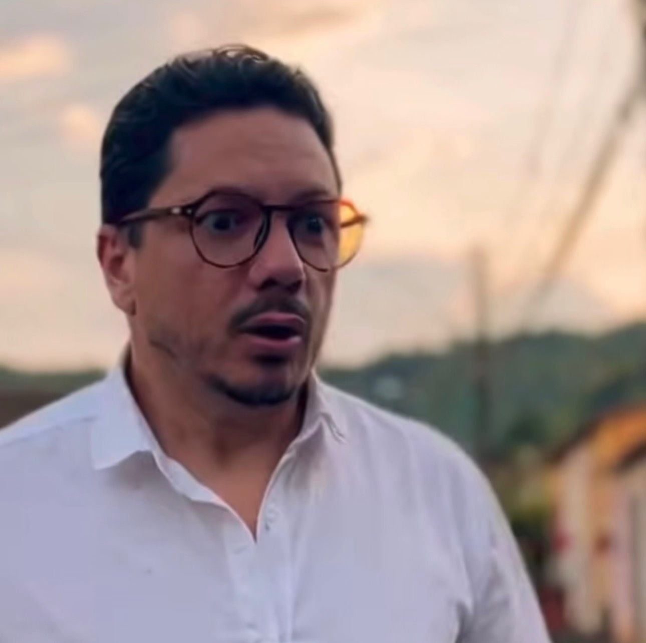 “É por isso que queriam me cassar”, diz vereador em vídeo com IA e provoca prefeito de Sena Madureira