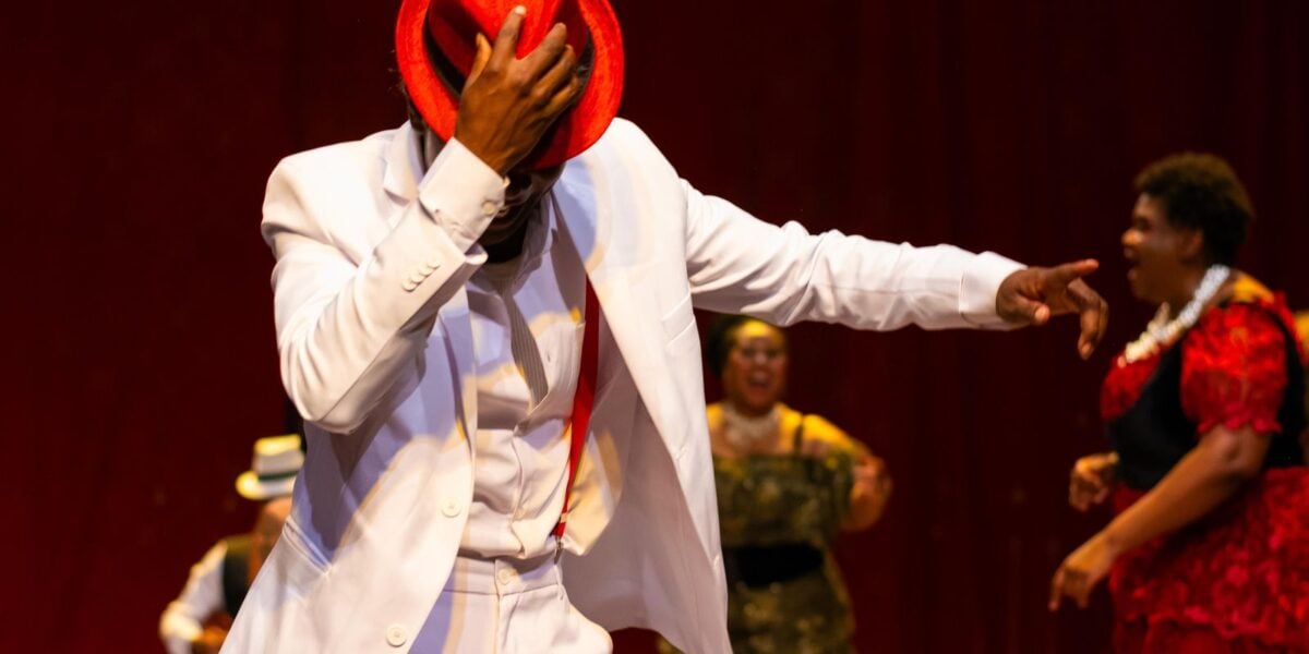 grupo-dos-dez-faz-apresentacao-unica-de-madame-sata-em-bh