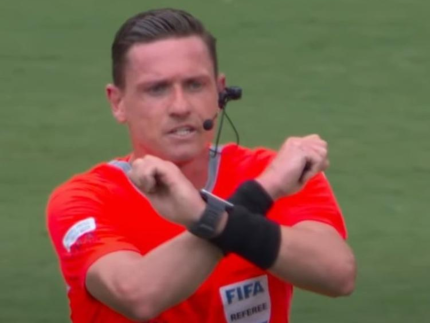 caso-vini-jr.:-relembre-quando-o-protocolo-antirracista-interrompeu-jogos-na-europa