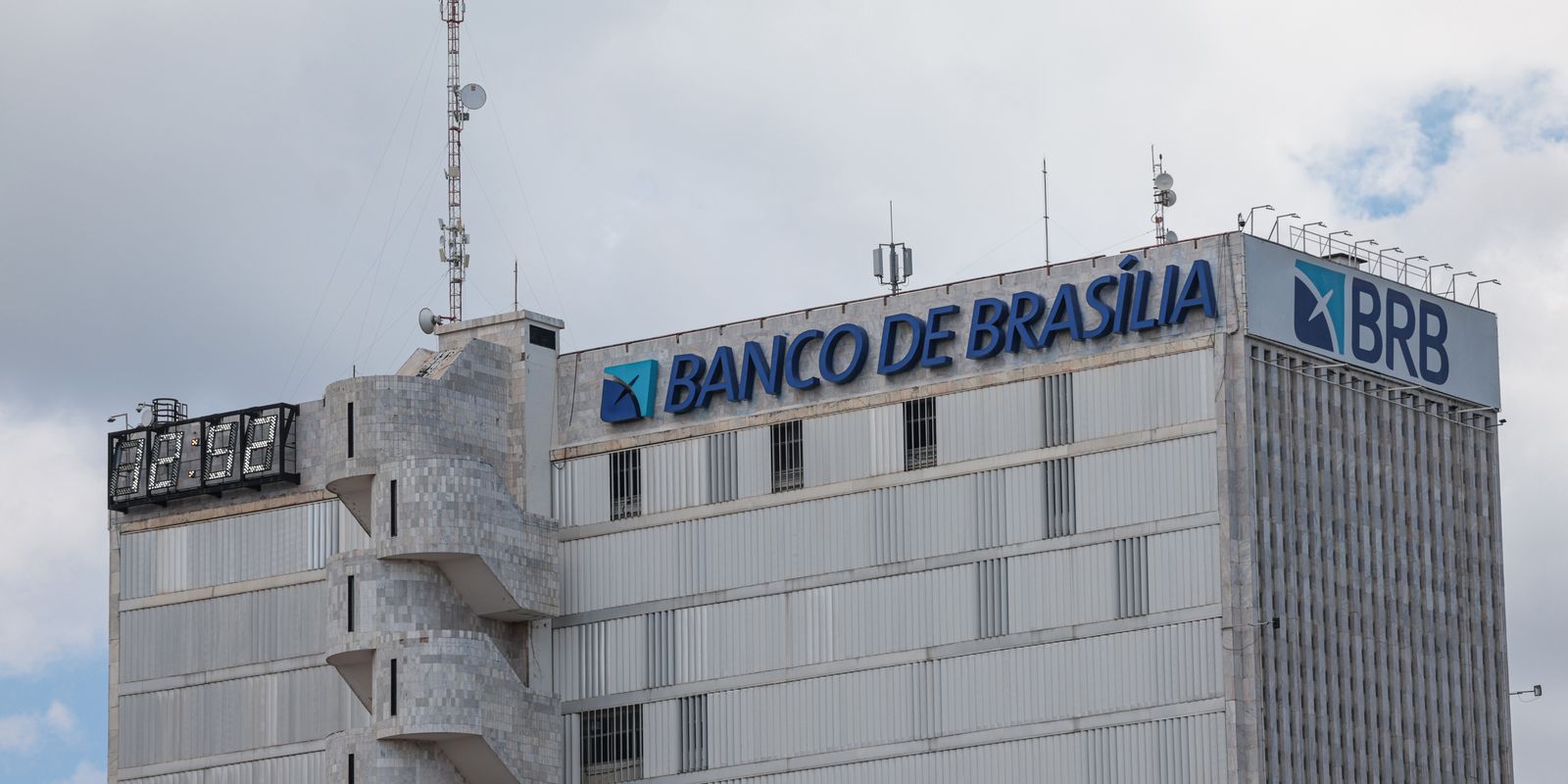 Técnicos da Câmara Legislativa recomendam rejeitar projeto sobre BRB