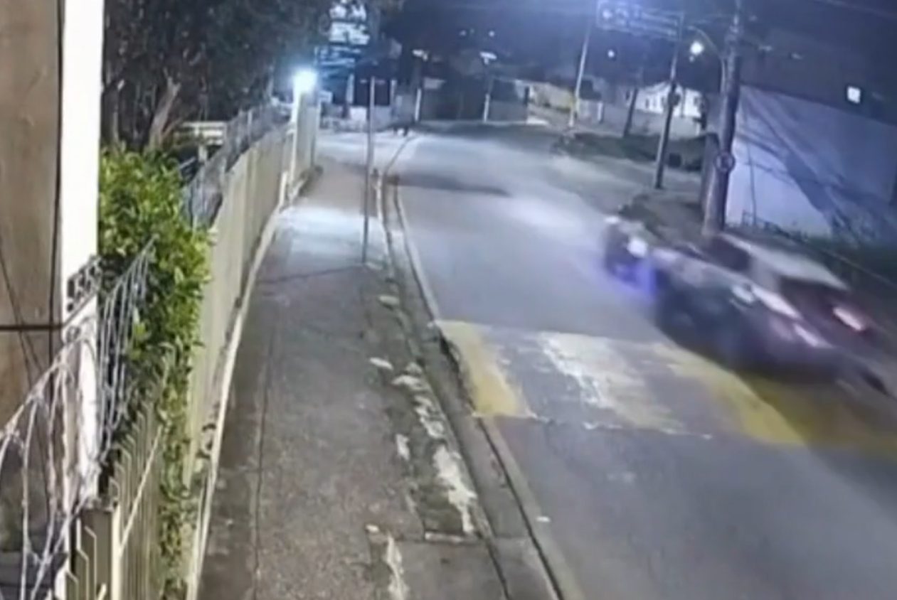 Guardas são afastados após matar motociclista atropelado; veja vídeo
