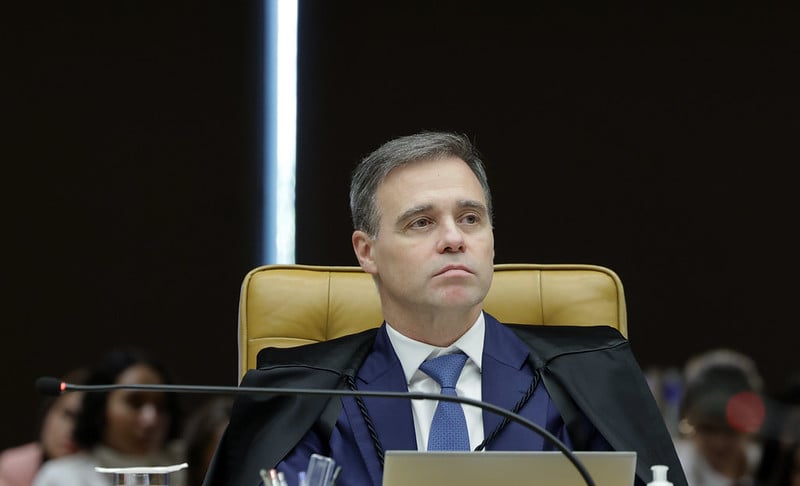 mendonca-determina-afastamento-de-dois-servidores-do-bc-apos-operacao-do-banco-master