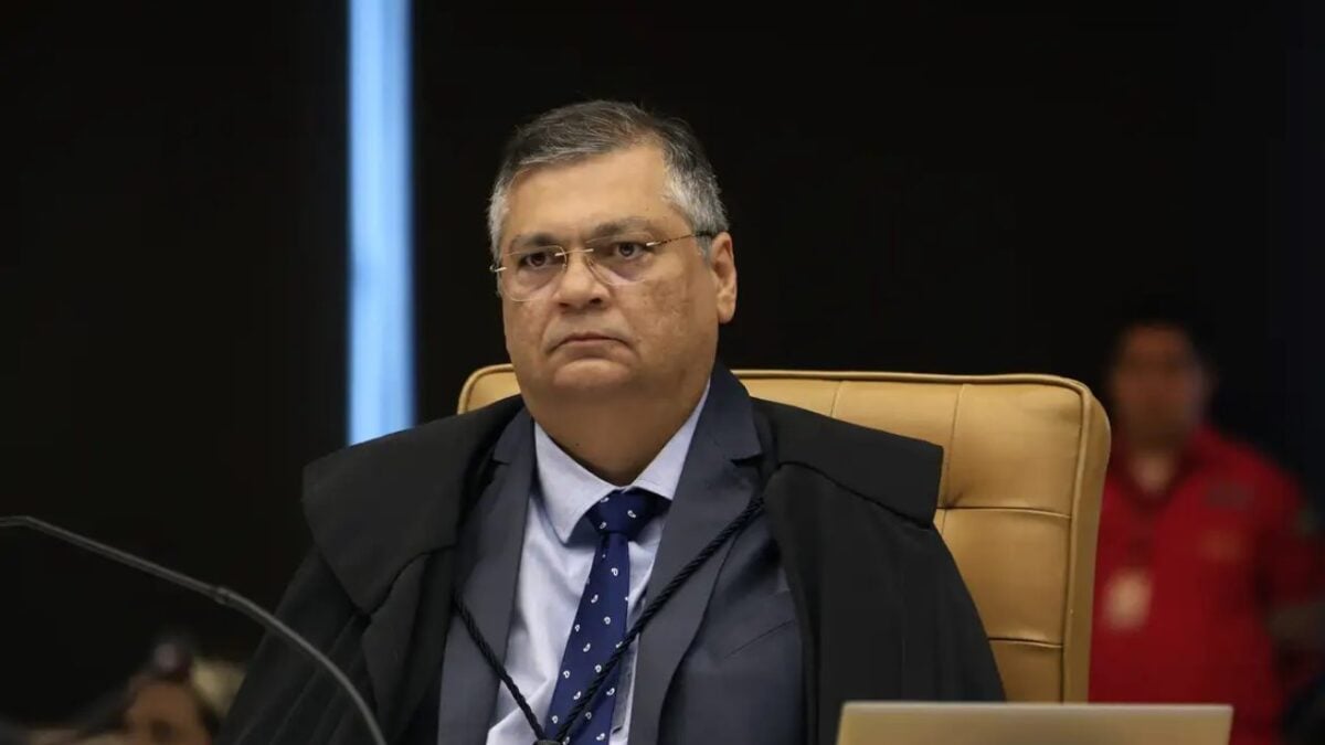 dino-acompanha-moraes-e-vota-contra-prisao-domiciliar-de-bolsonaro