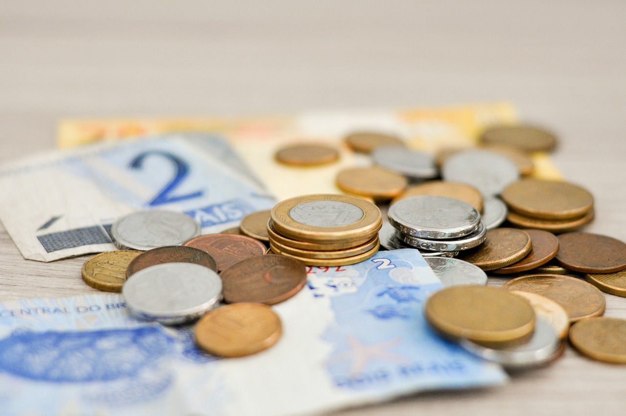 FIIs GARE11 e VGHF11 pagam dividendos nesta sexta-feira; veja os valores