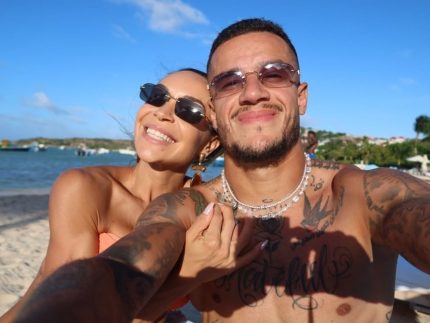 apos-rumores-de-crise,-philippe-coutinho-e-aine-curtem-ferias-de-luxo-no-caribe