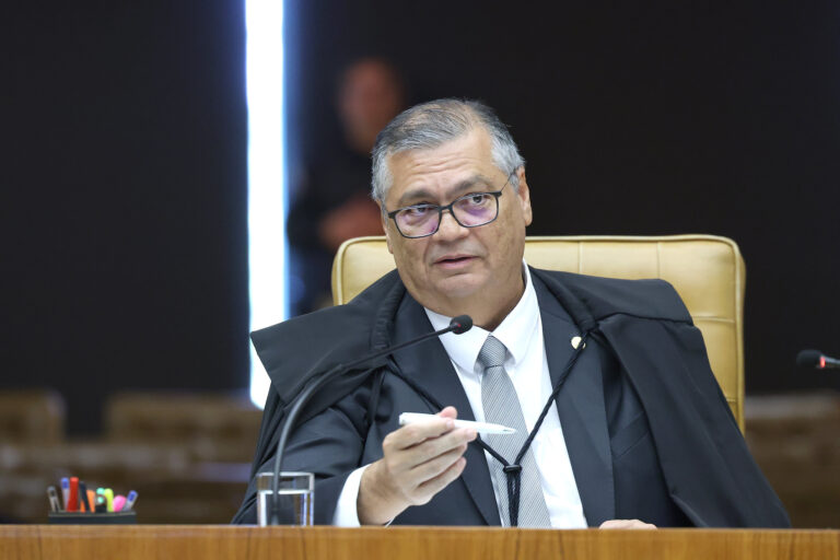 em-meio-a-pressao-do-caso-master,-dino-afirma-que-stf-‘acerta-mais-do-que-erra’