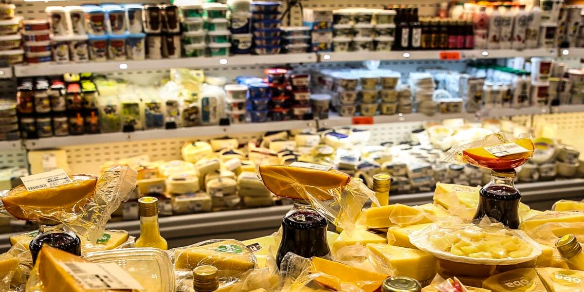 credito-e-emprego-explicam-vendas-no-comercio-em-patamar-recorde