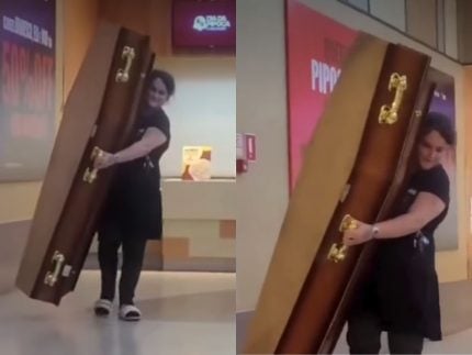 caixao-vira-“balde-gigante”-em-promocao-de-cinema-e-cena-viraliza-em-sp