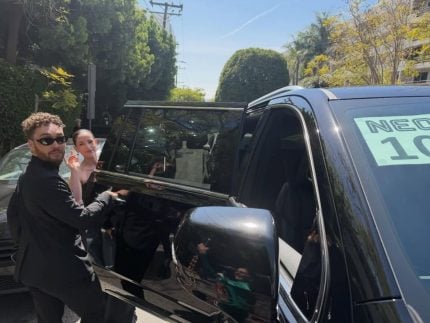 kleber-mendonca-filho-posta-registro-do-trajeto-para-premiacao-em-los-angeles