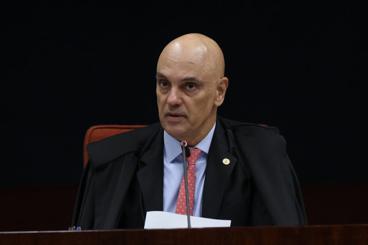 Alexandre de Moraes nega ter frequentado mansão de banqueiro