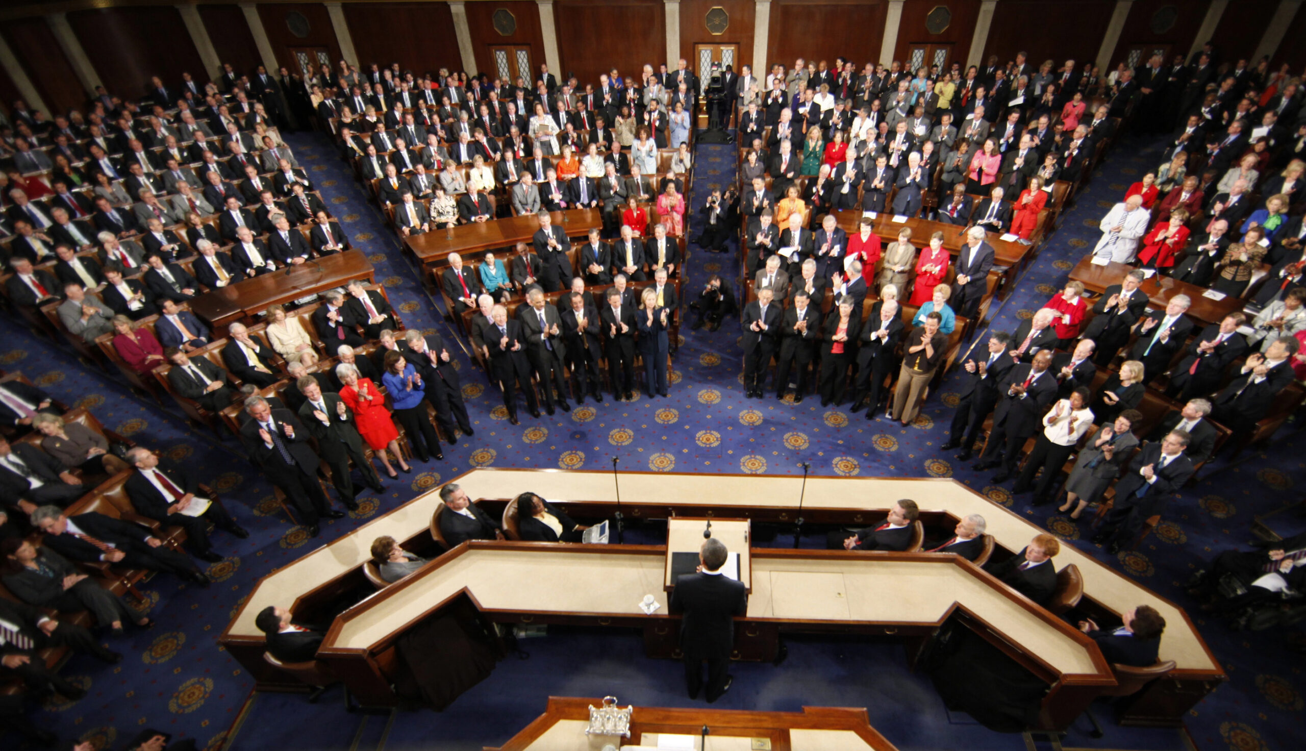 Relatório da Câmara dos EUA cita parcerias científicas com participação de universidades brasileiras em projetos espaciais.